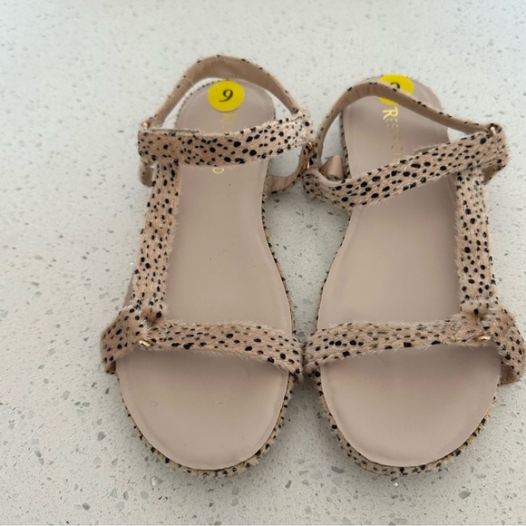 New Restricted Faux Fur Animal Print Sport Flat Sandals Comfortable Snap Close 9 - Picture 2 of 7
